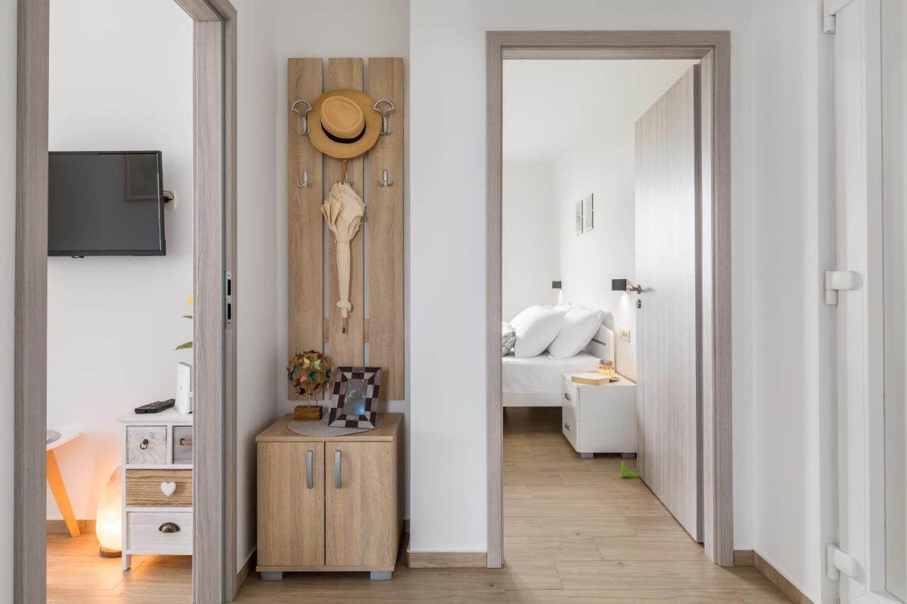 Luxurious Apartments Bona Fide Мимице Екстериор снимка
